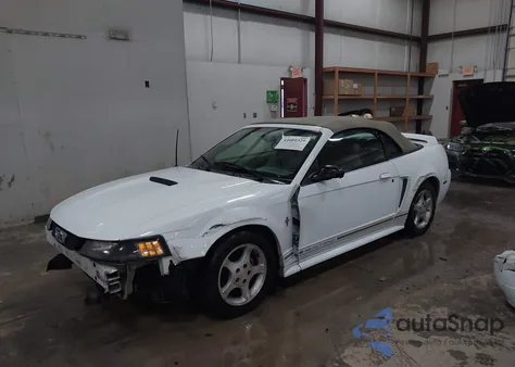 2000 Ford Mustang из США, поврежденный, VIN 1FAFP4444YF308099